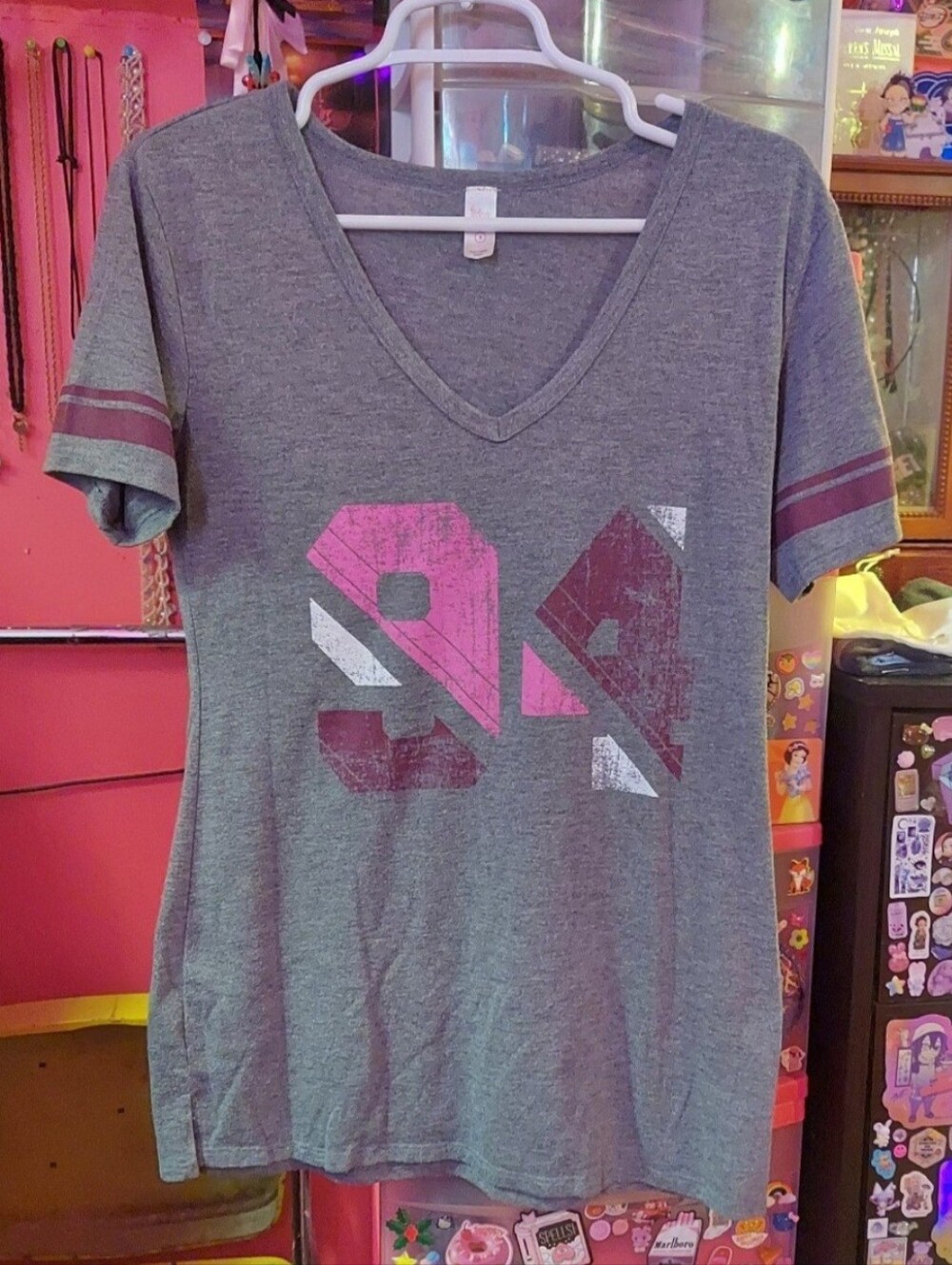 Heather grey graphic vneck short sleeve tunic top
